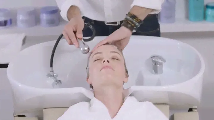 Салонний ритуал Kérastase Blond Absolu Cicaextreme